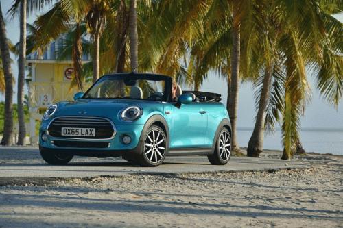 2016+Mini+Convertible+puts+the+tanning+salon+on+wheels.jpg