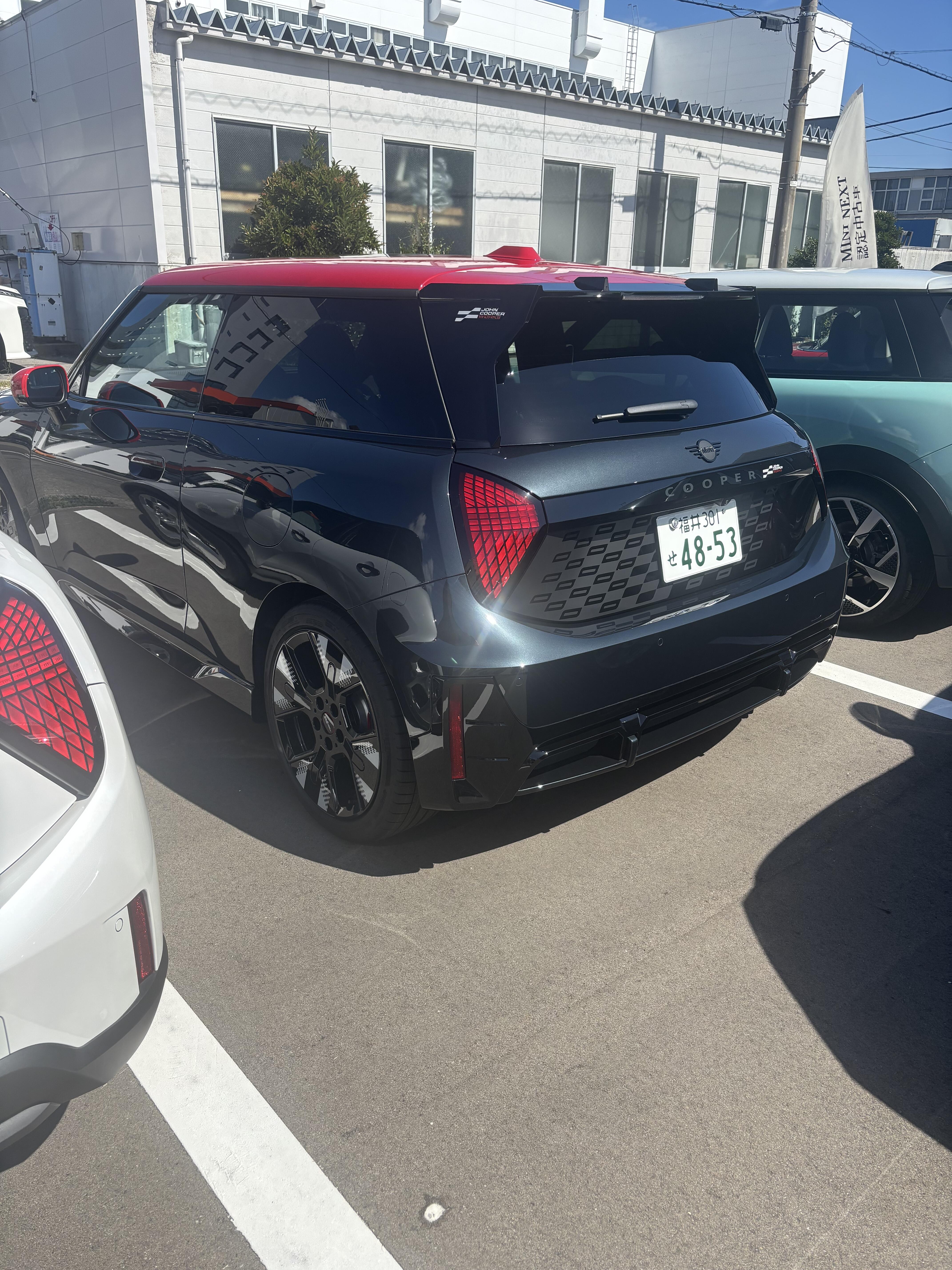 J01 JCW R.JPG