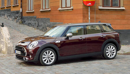 mini-f54-color-coopers-pure-burgundy-main.jpg