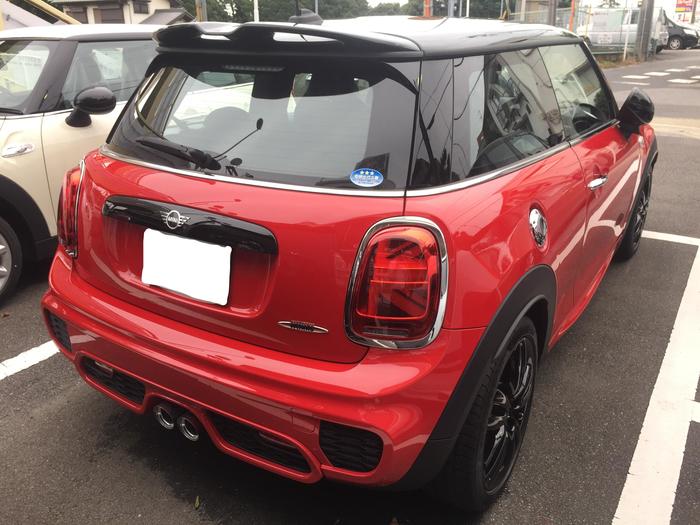 56 JCW LCI 裏.jpg