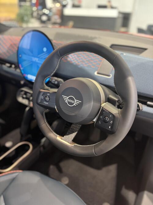 J05 運転席側.jpeg