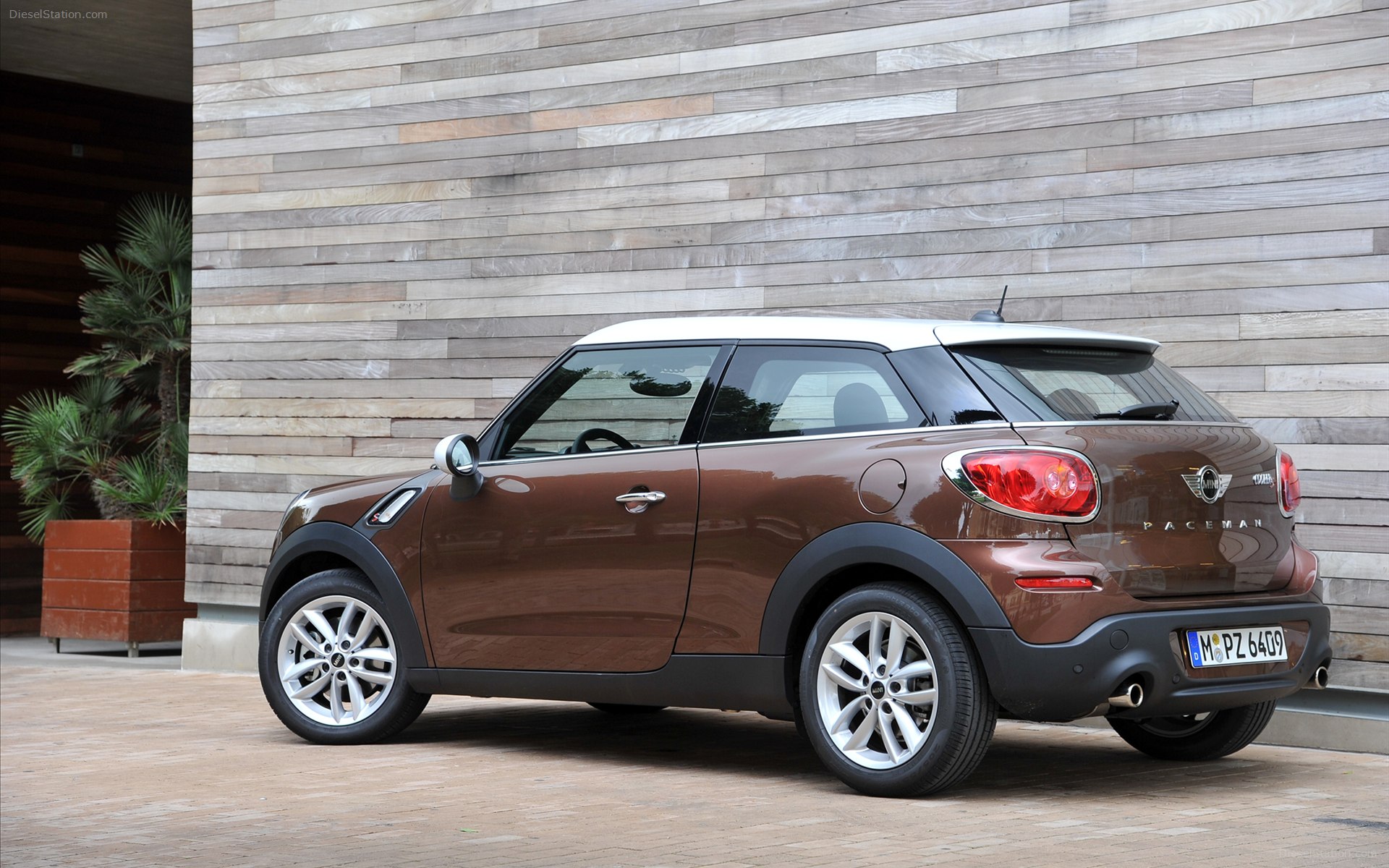 Mini-Paceman-2014-widescreen-78.jpg