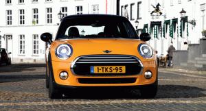 mini-3door-f56-color-cooper-volcanic-orange-06.jpg