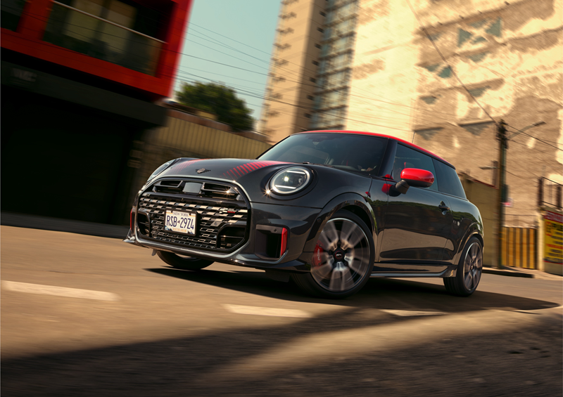 P90575148_highRes_mini-john-cooper-wor.png