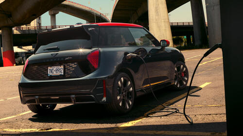 JCW_E_SNS_1280X720_08.jpg