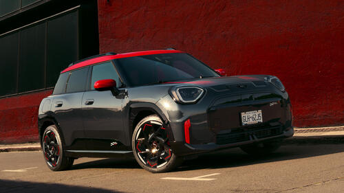 JCW_E_SNS_1280X720_13.jpg