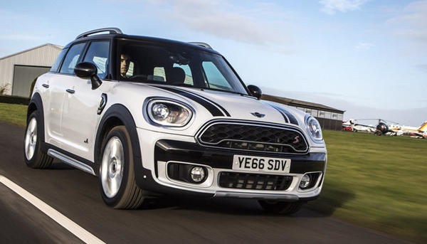 mini-f60-crossover-coopers-all4-light-wh.jpg