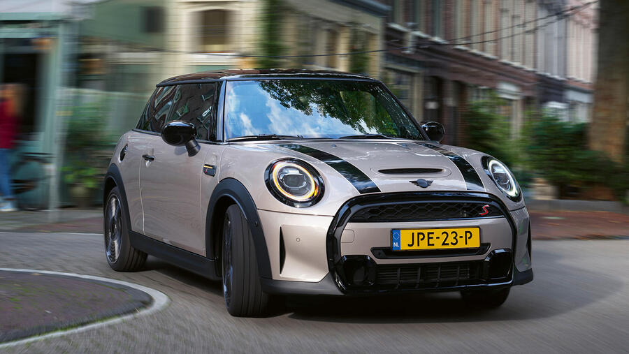 MINI_3 Door_LCI2_SNS_1920x1080_08.jpg